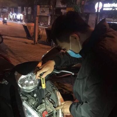 cứu hộ xe máy hết bình