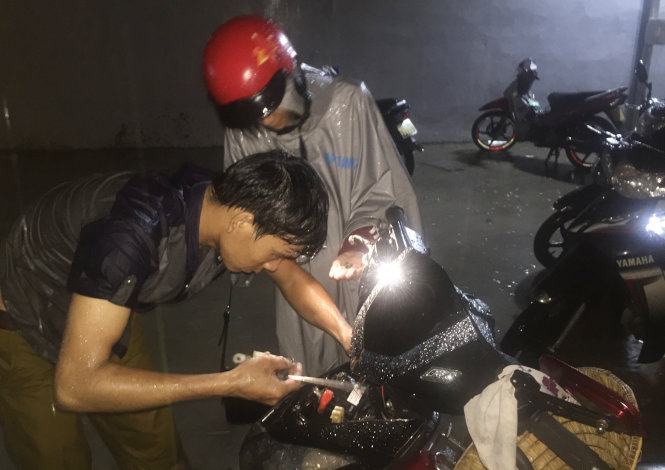 sửa xe máy bị chết máy giữa đường